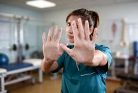 ¿Qué está pasando con las agresiones a fisioterapeutas? El Consejo lanza una encuesta para averiguarlo